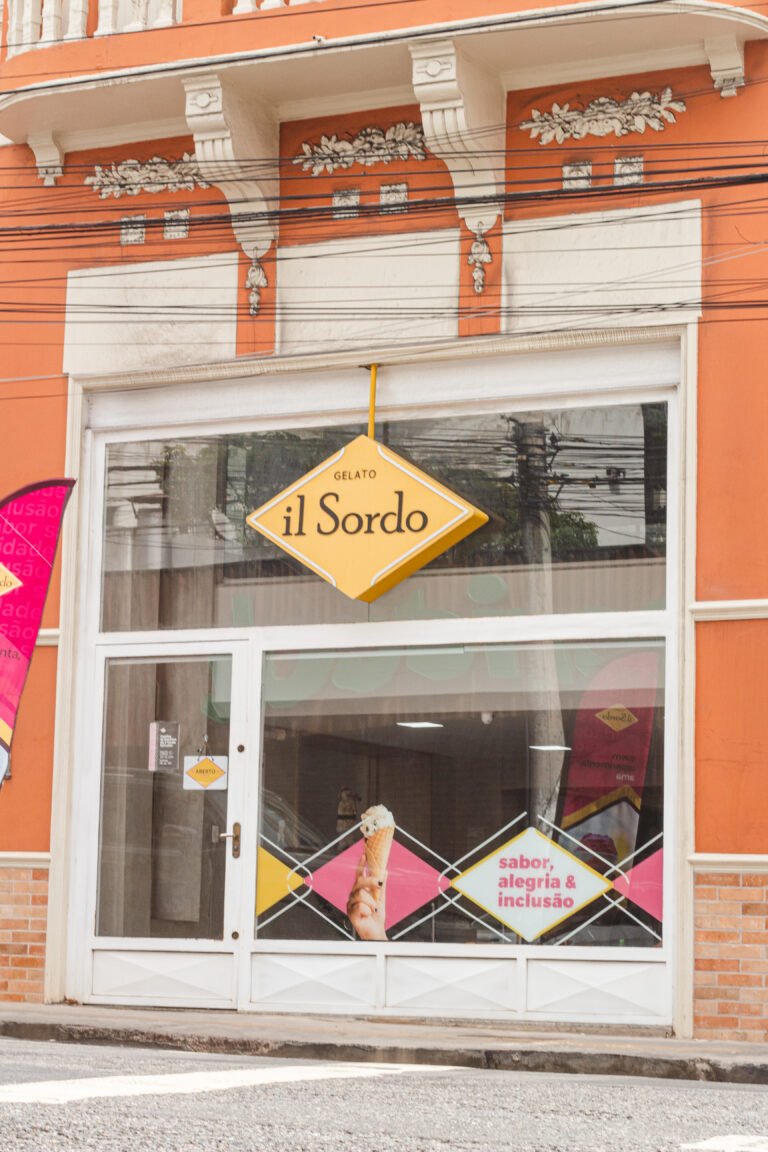 Fachada da loja em Salvador, em frente ao HiperIdeal da Barra